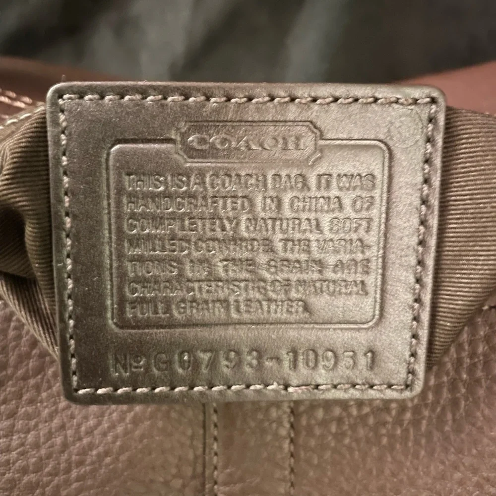 New! 2007 Coach Chelsea (10951),  brown leather, shoulder bag. - Picture 3 of 8